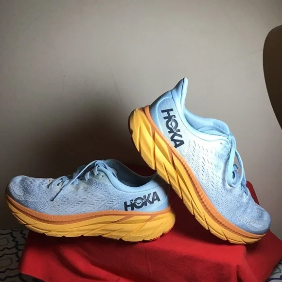 😍HOKA, women’s size 8.5B, great condition, see photos , gorgeous colors - Picture 1 of 9
